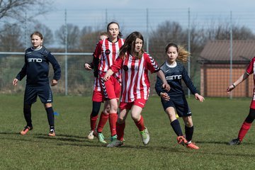 Bild 104 - C-Juniorinnen TSV Zarpen - TuS Tensfeld : Ergebnis: 2:1